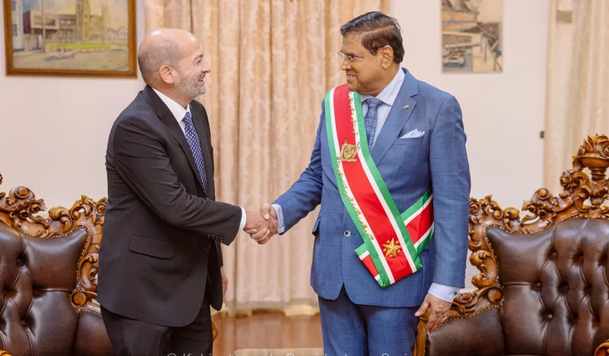 Nieuwe Argentijnse Ambassadeur Overhandigt Geloofsbrieven aan President Santokhi