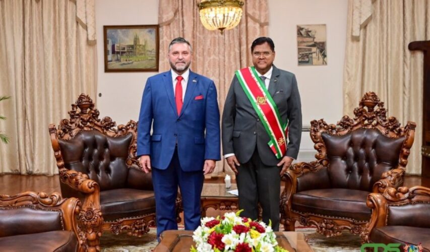 Nieuwe ambassadeurs versterken internationale samenwerking met Suriname