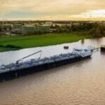 Staatsolie besteedt transport van olieproducten over water uit aan HES en SMS