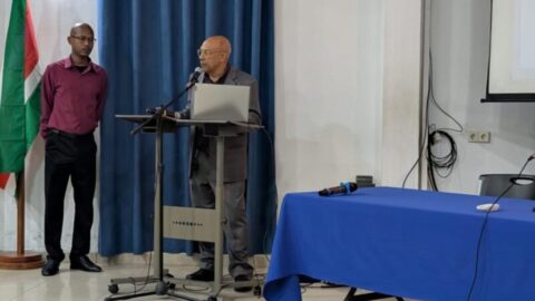 Jim Hok waarschuwt: Suriname onderschat impact bevolkingsgroei door olie-industrie